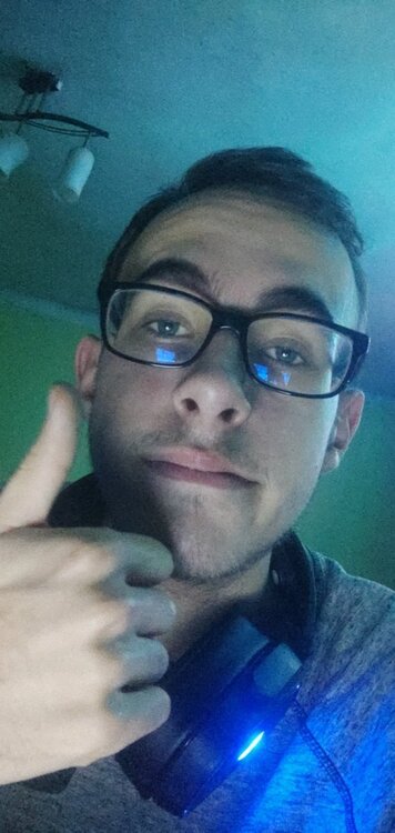 Snapchat-1295478702.thumb.jpg.30240cc34222909226da96d067f02f08.jpg